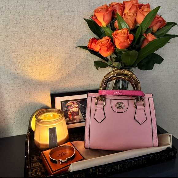 Fashion Bag! ~ Just Purchased/Never Carried ~ Comes w/ Shoulder Strap & Duster💗 - Picture 5 of 6